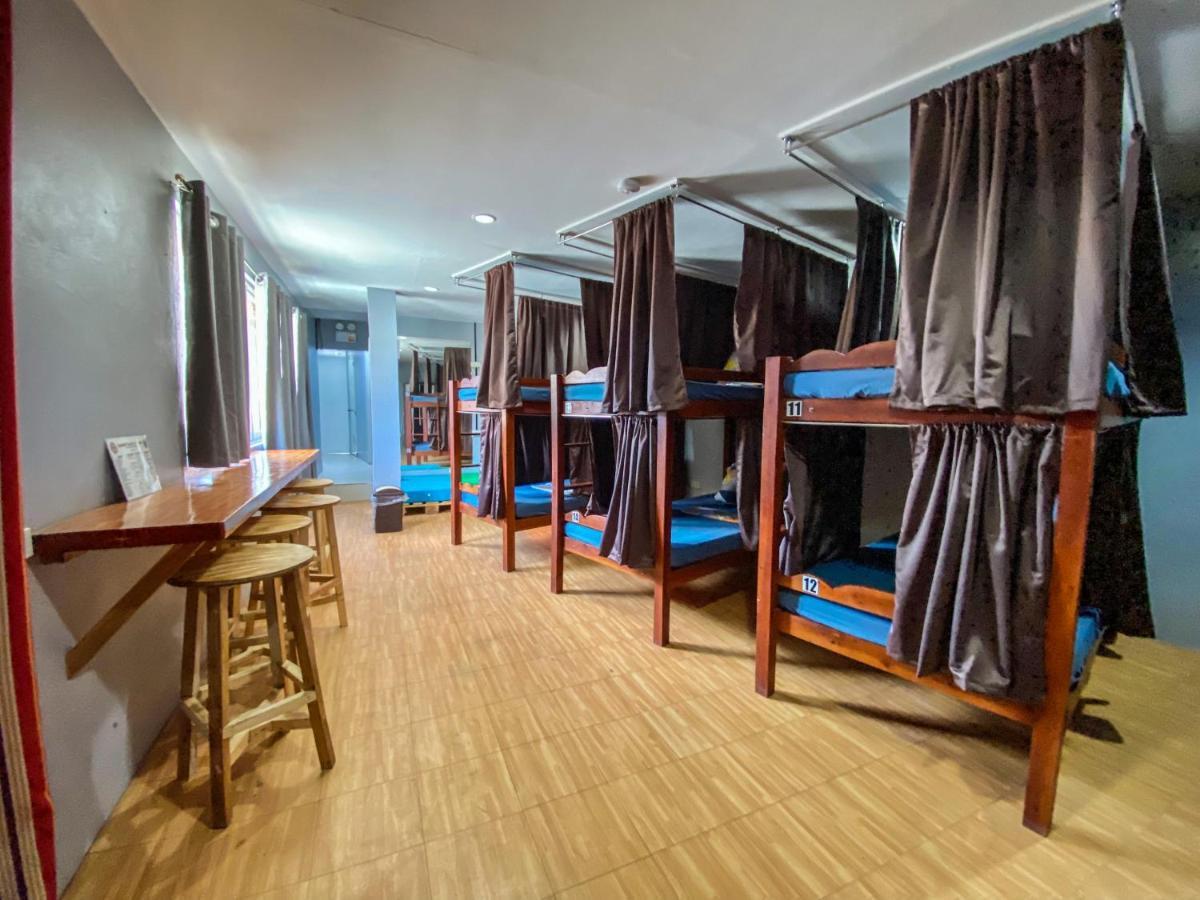 West Coast Beach House Cebu Bagian luar foto