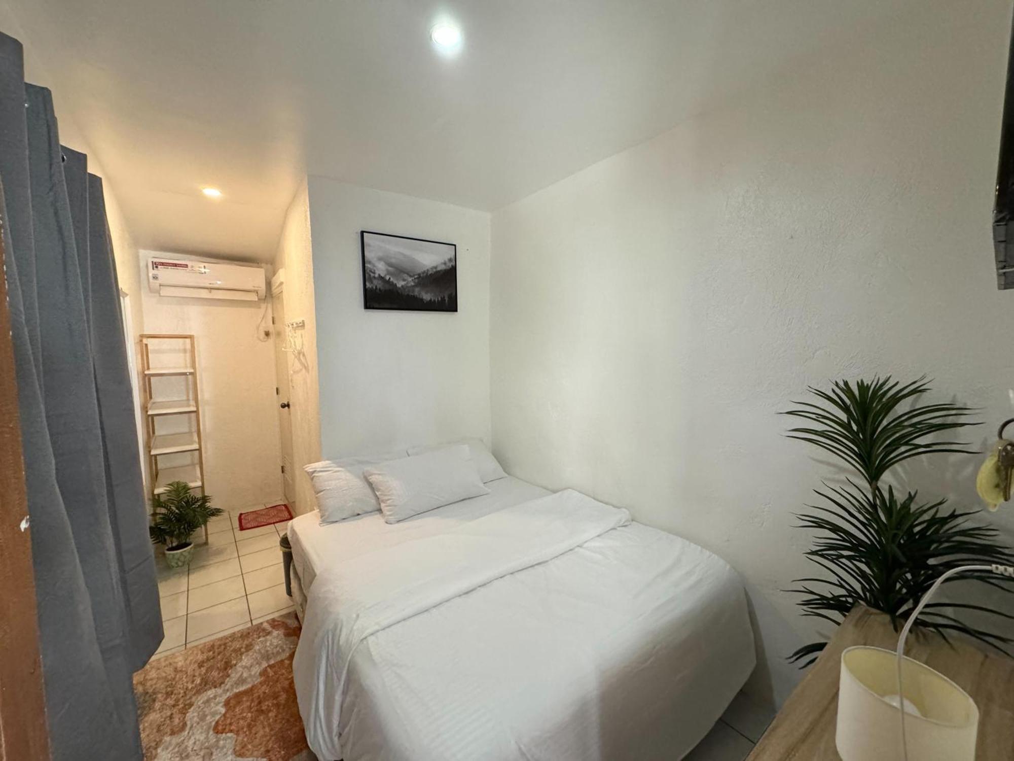 West Coast Beach House Cebu Bagian luar foto