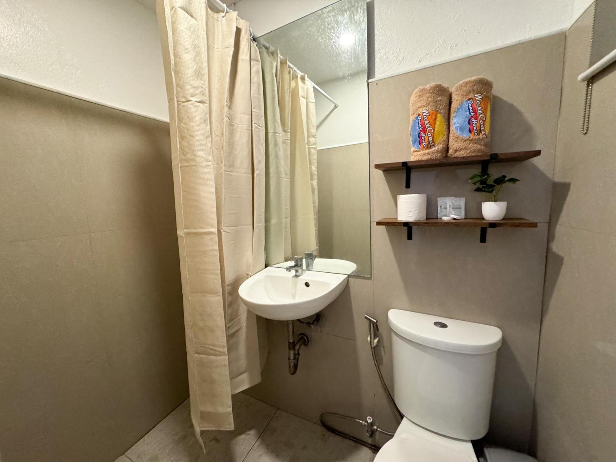 West Coast Beach House Cebu Bagian luar foto