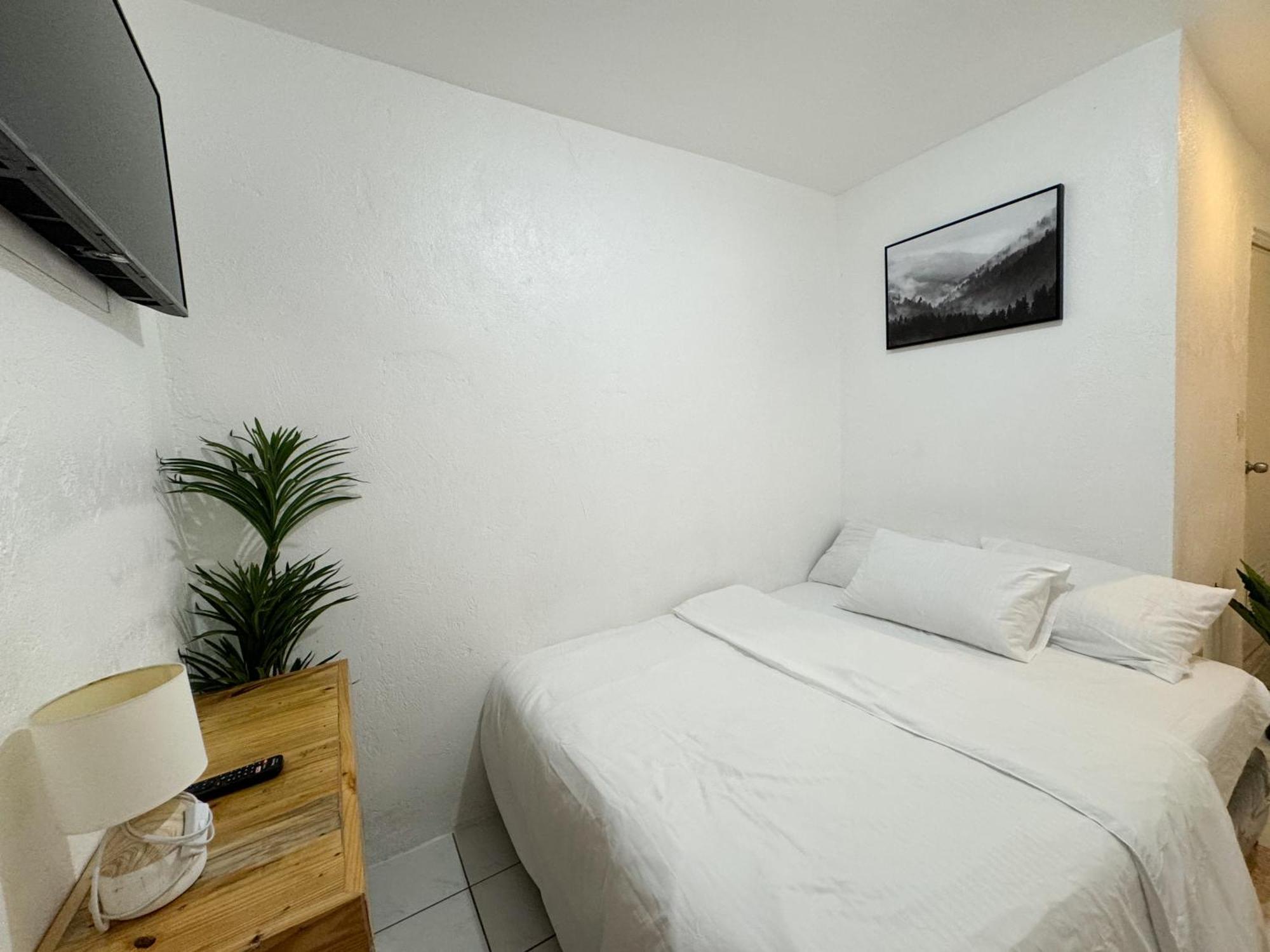 West Coast Beach House Cebu Bagian luar foto