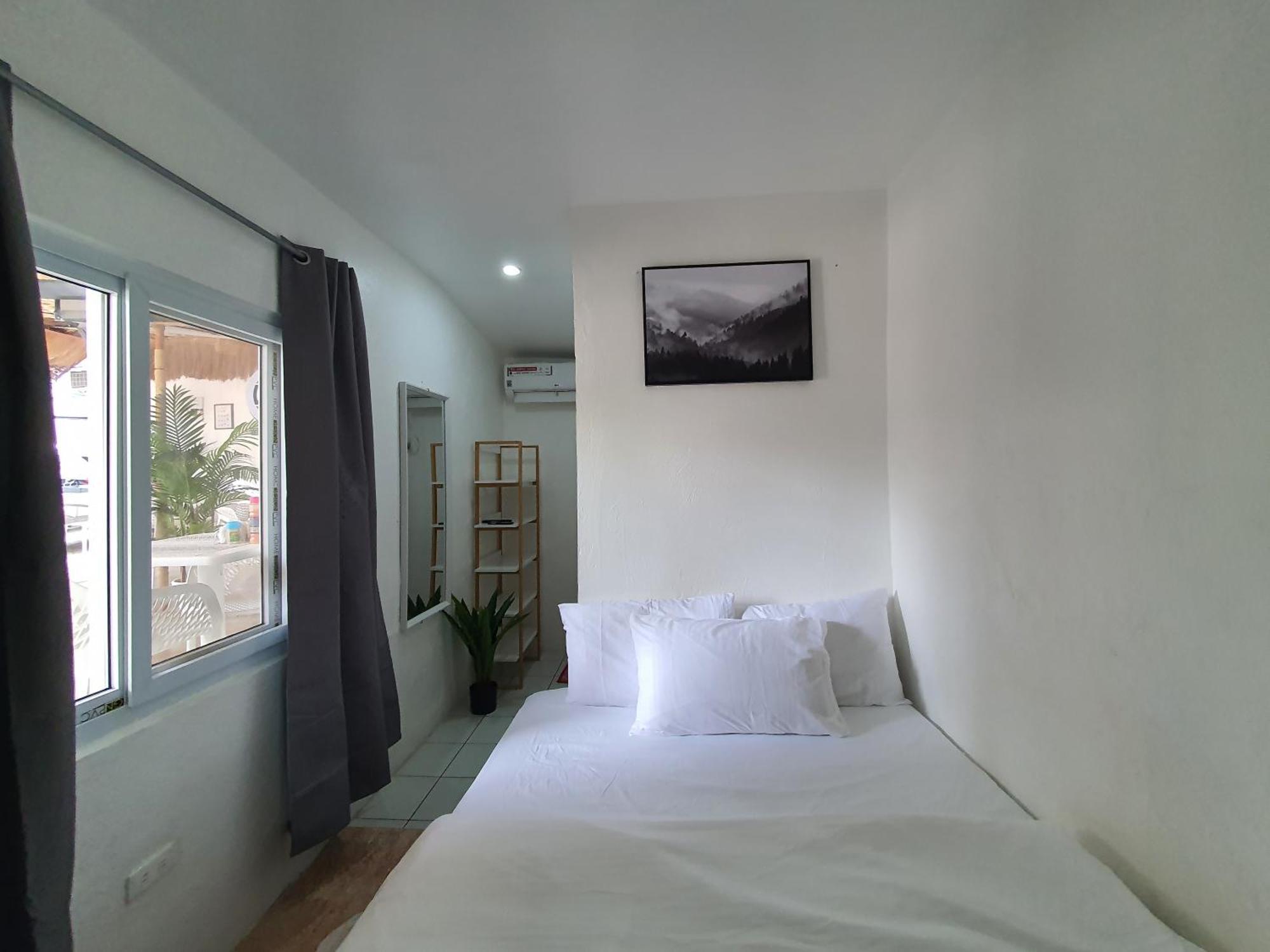 West Coast Beach House Cebu Bagian luar foto