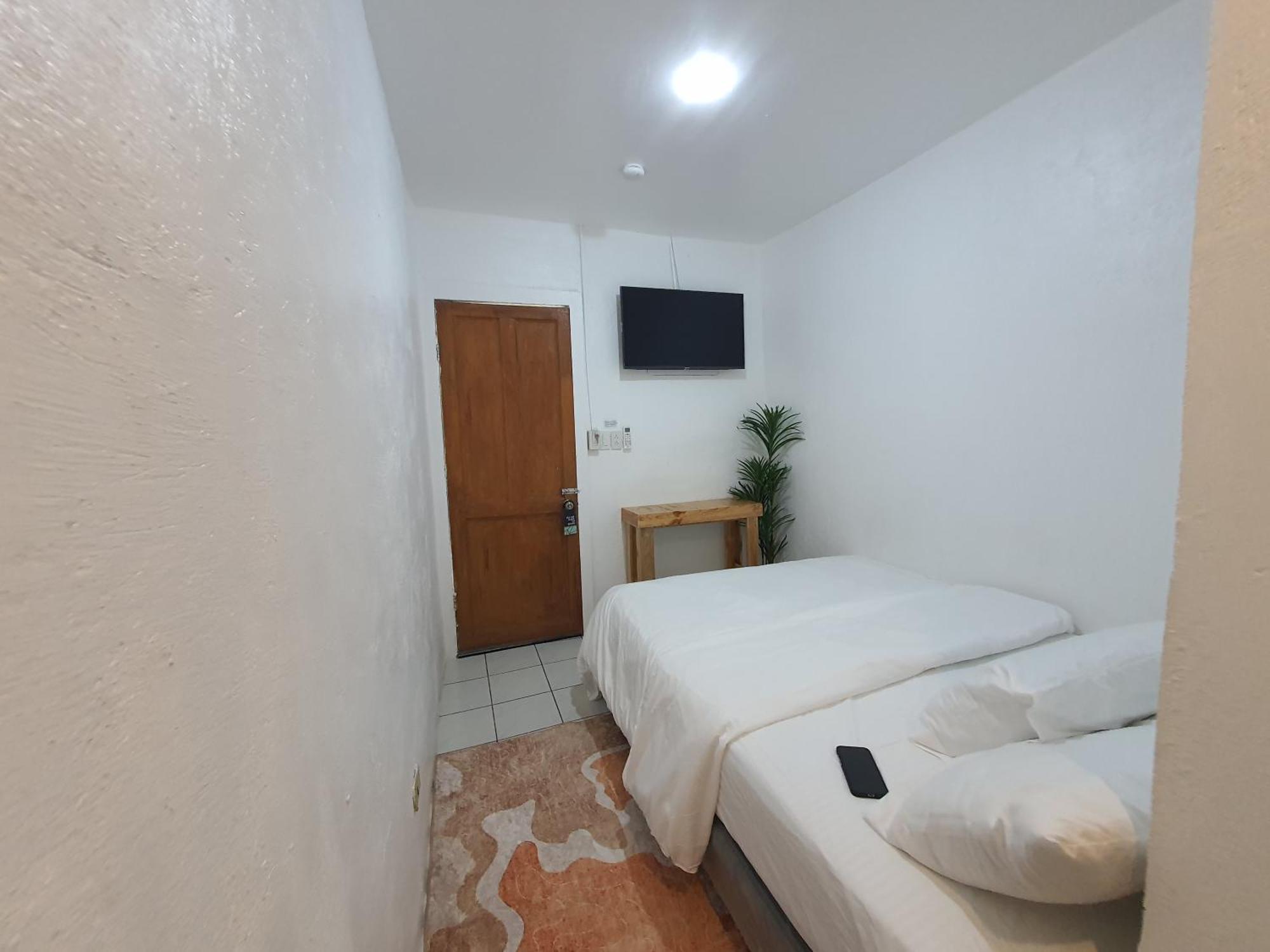 West Coast Beach House Cebu Bagian luar foto